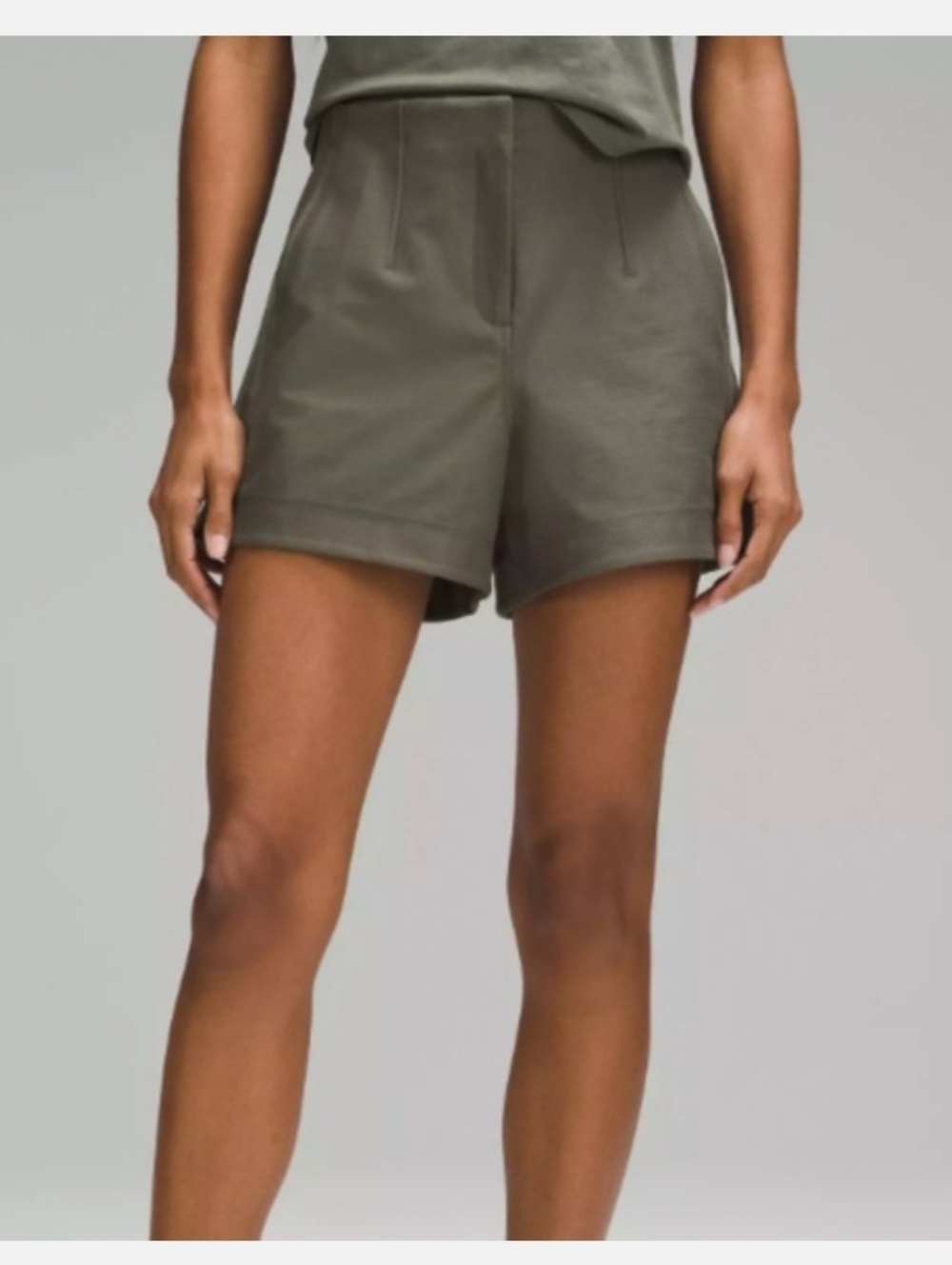 Lululemon Utilitech Relaxed-Fit High-Rise Short 3.5" Army Green